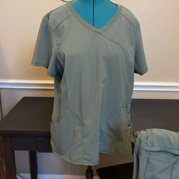 Infinity scrub set - Picture 2 of 8